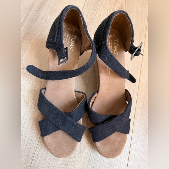 Toms wedge sandals, 4" heel , rattan with navy blue canvas fabric ankle strap - Picture 9 of 16